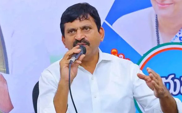 హైదరాబాద్‌లో రియల్ ఎస్టేట్ కుదేలైందనే ప్రచారంలో నిజం లేదు: పొంగులేటి శ్రీనివాసరెడ్డి