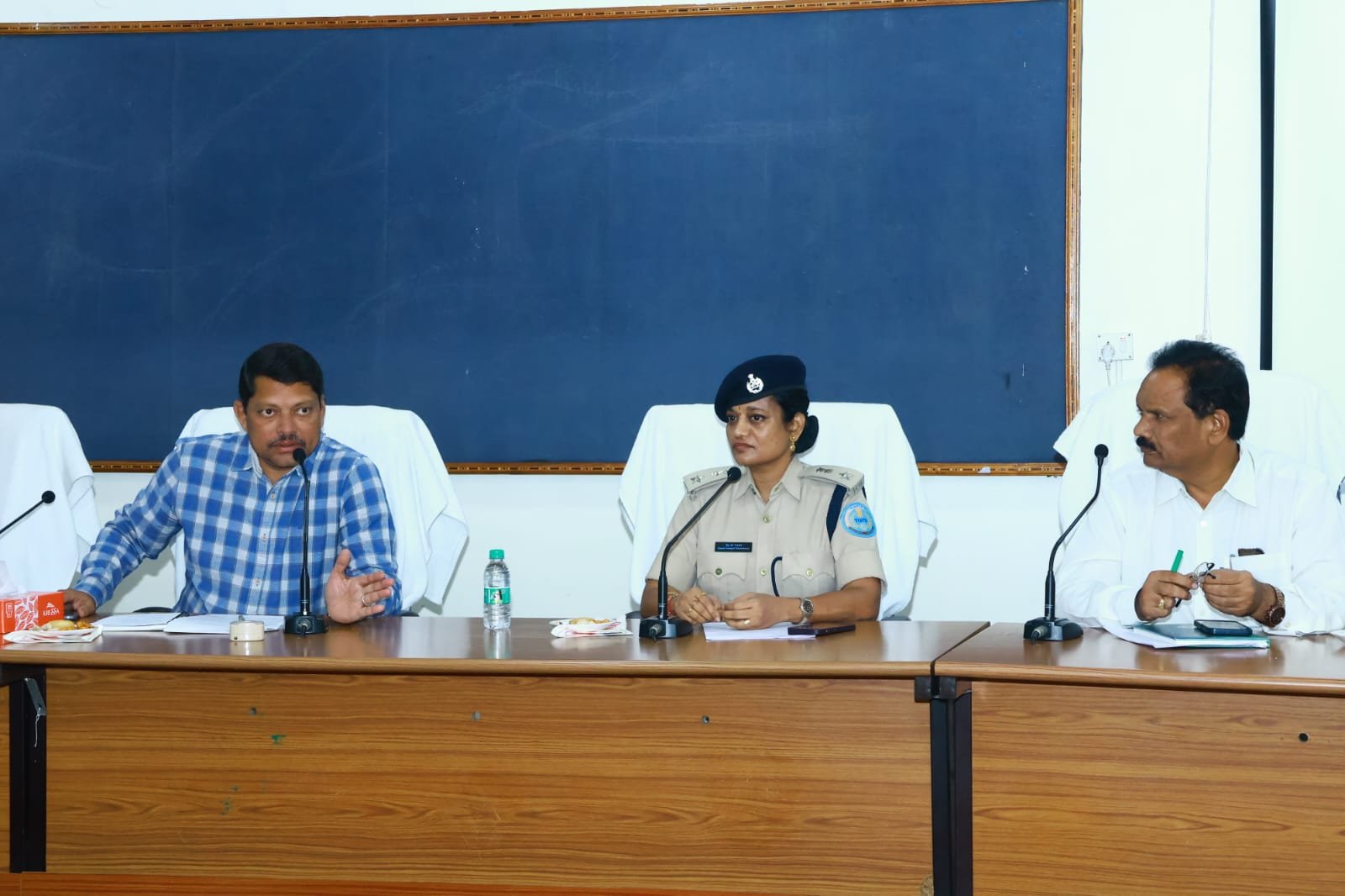 రహదారిపై ప్రమాదాల నివారణకు హైవే పెట్రోలింగ్ పెంచడంతోపాటు, ప్రమాదాలు సంభవించకుండా అన్ని జాగ్రత్తలు తీసుకోవాలని“:అదనపు కలెక్టర్ ప్రేమ్ కరణ్ రెడ్డి 