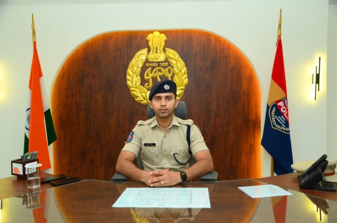 వినాయక నవరాత్రి ఉత్సవాలు శాంతియుత వాతావరణంలో నిర్వహించుకోవాలి* - *జిల్లా ఎస్పి శరత్ చంద్ర పవార్ ఐపిఎస్* 